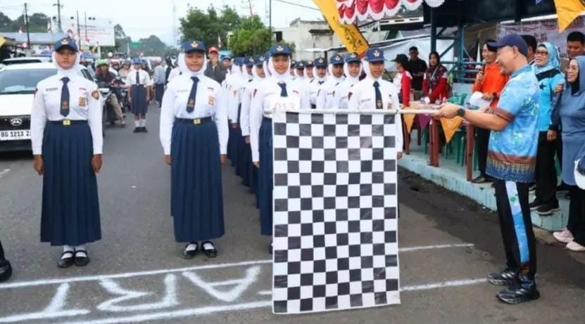 HUT ke-80 RI di Lubuk Linggau Dimeriahkan Lomba Gerak Jalan Pelajar, Ini Pesan Wali Kota